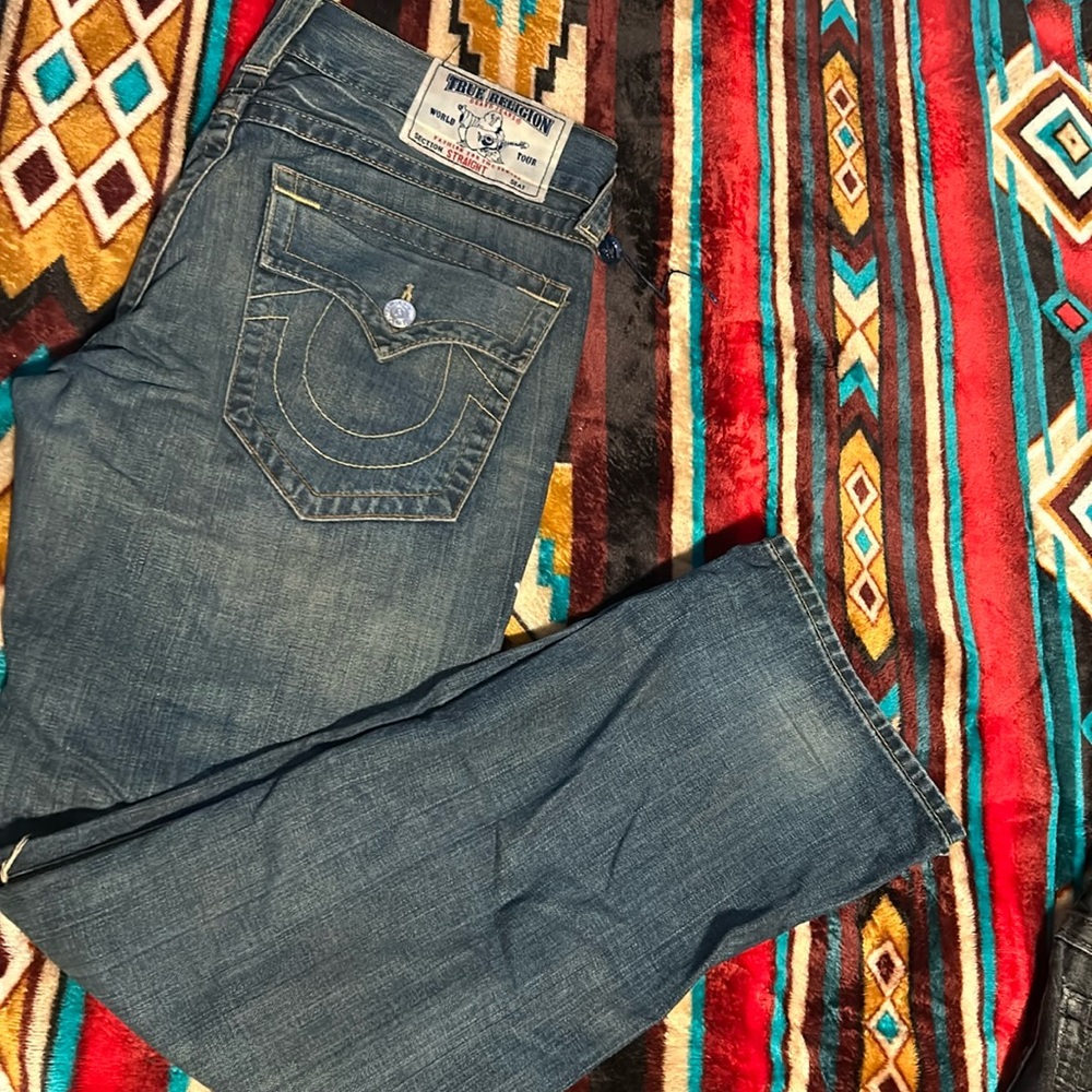 True religion ripped jeans style straight size 32